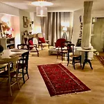 Au 16 Place Saint Louis